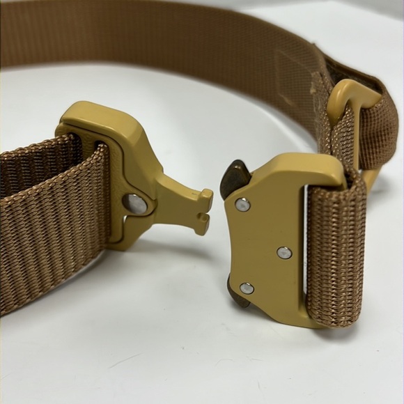 NWOT Adjustable Fusion Tactical Belt - Picture 4 of 6